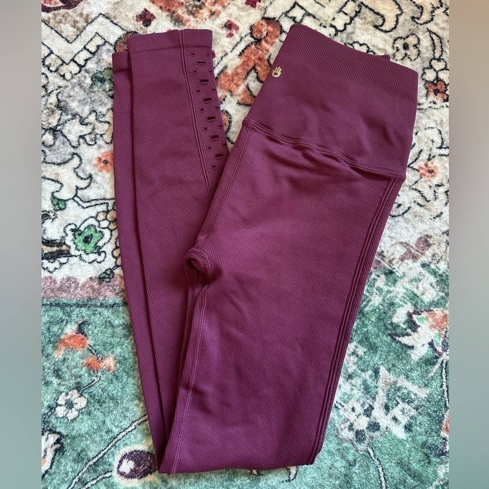 Spiritual gangster leggings Xs small